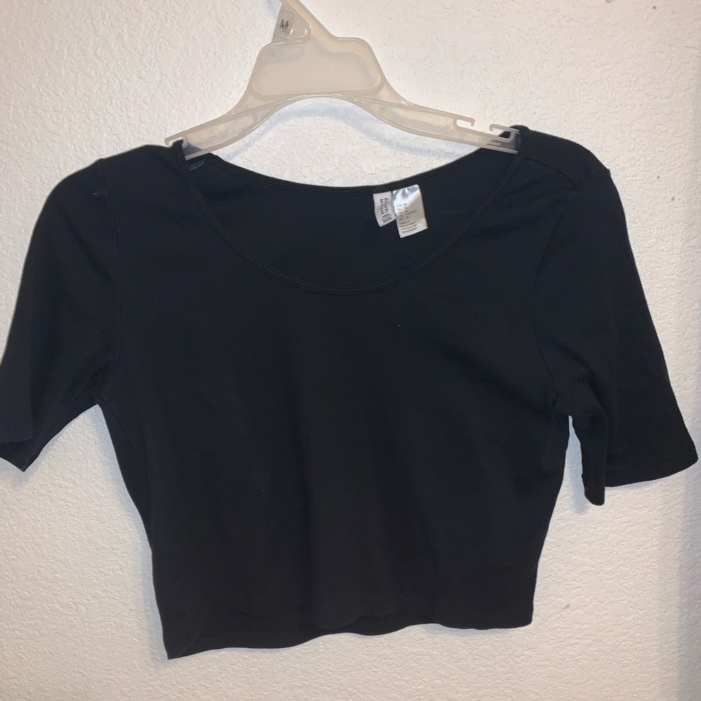 H&M divided short sleeve cropped Tee
